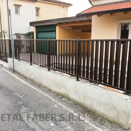 Recinzione in metallo